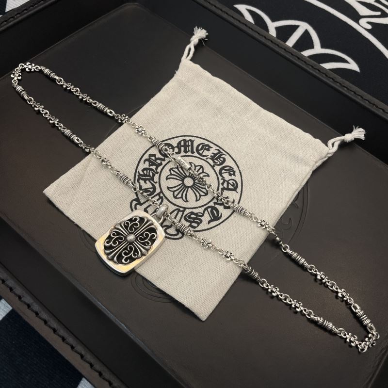 Ch*0me He**ts necklaces